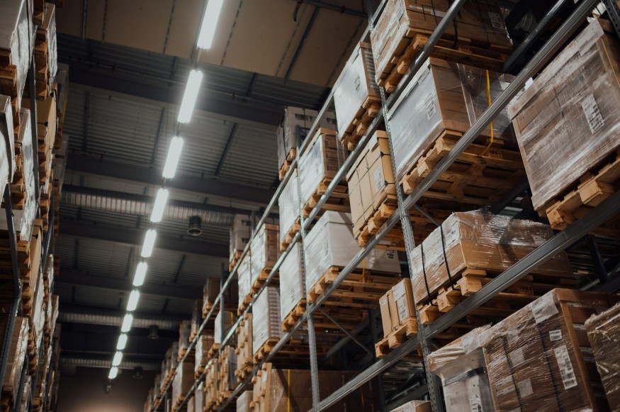 Material Handling and Adaptive Warehouse Design