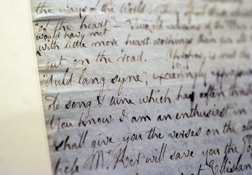 Why Do We Sing ‘Auld Lang Syne’ on New Year’s 
